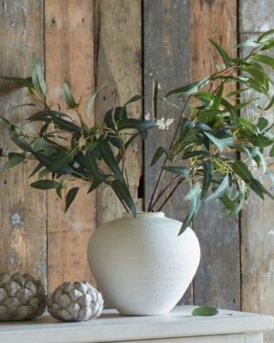 Regola Matt White Ceramic Vase